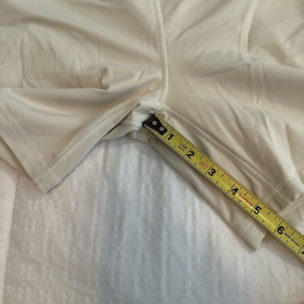 NWOT Lululemon high rise align shorts size 8 - Picture 2 of 5